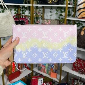 LV neverfull pouch
